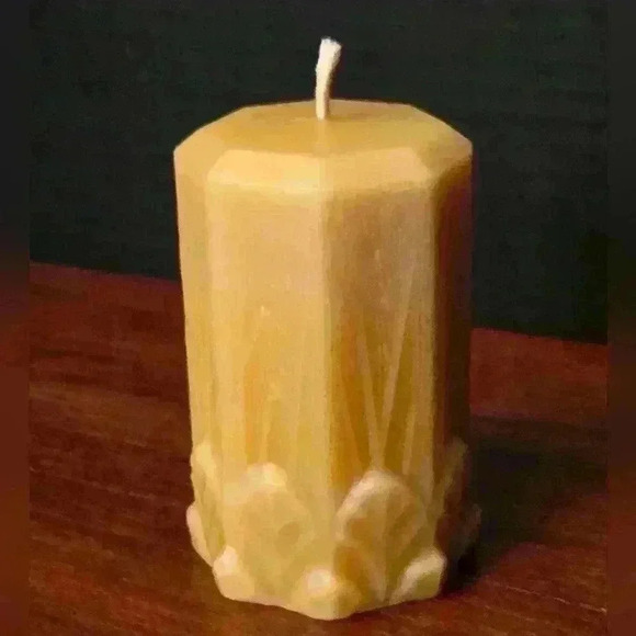 Handmade Beeswax Pillar Candle  - Cattails /Garden - Picture 4 of 6